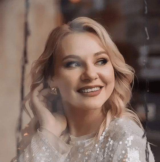 Изображение [Оля Бейонд] Курс 1 месячного заработка на Тик-Ток (2025)