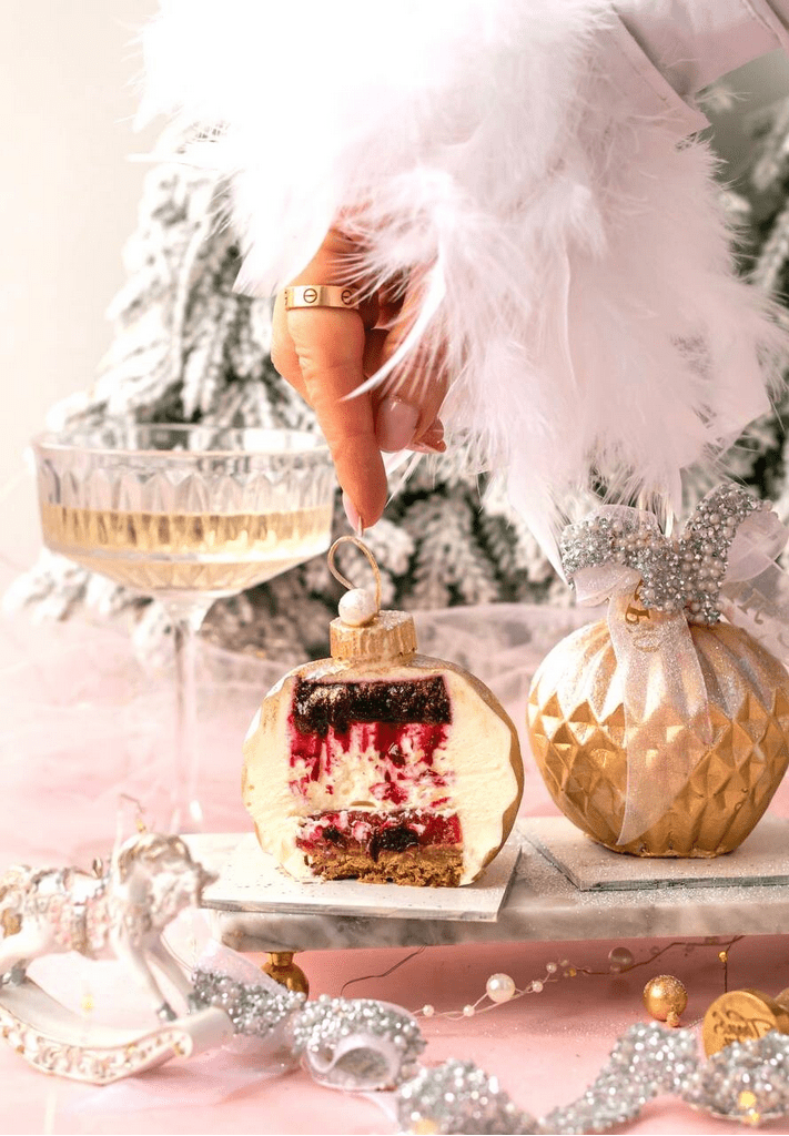 Изображение [Екатерина Завирюха] Новогодние шары Вишня-Шоколад (2025)