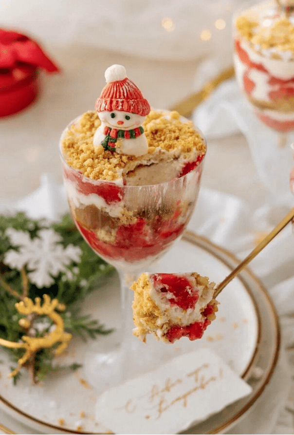 Изображение [Екатерина Завирюха] Десерт «Клубника в йогурте» (2025)